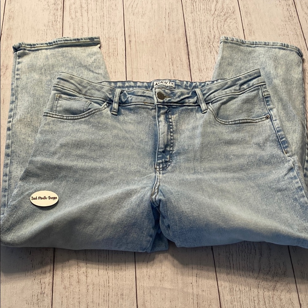 Ava & Viv High Rise Straight Leg Crop Mom Jean in Acid Wash Plus 18W (4)